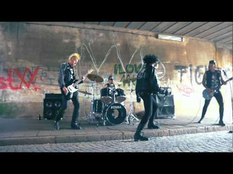 Total Chaos - Police Rat (Official Video)