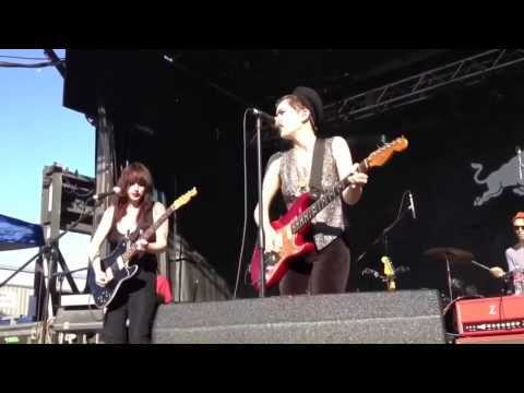 Those Darlins get twangy at the Red Bull stage. #sxsw @givit