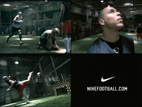 A little less conversation de Nike versión completa (Full version)