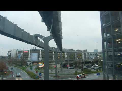 Düsseldorfer H-Bahn am Flughafen DUS