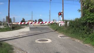 preview picture of video 'Passaggio a livello di via Bagnoli Superiore in HD - Bagnacavallo (RA)'
