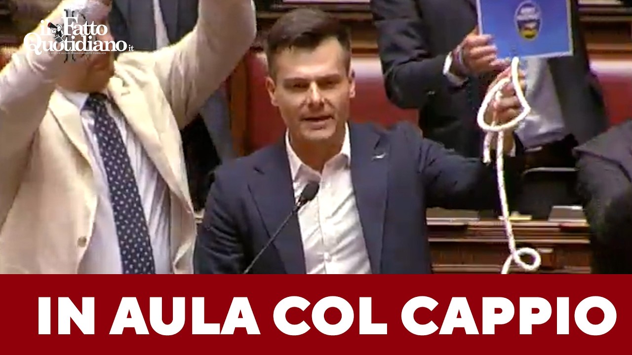 Il vannacciano Ziello sventola un cappio in Aula: “Il riarmo di Safe stringe il collo dell’Italia”