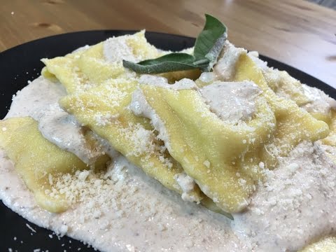 RAVIOLI RICOTTA E SALVIA AL SUGO DI NOCI - IN CUCINA COL BANANA