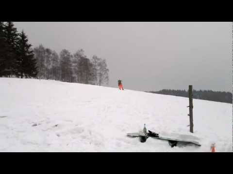 Böser  Unfall mit snowbord