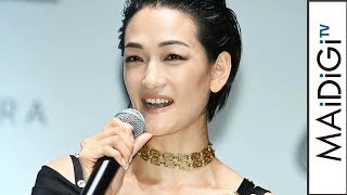 冨永愛、深スリットですらり美脚　大胆デザインの肌見せドレスで魅了　「VOGUE FASHION’S NIGHT OUT 2019」