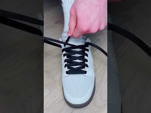 The Perfect Way to Lace Nike Dunk Low Without a Knot #nikedunk #shoelacetying #dunklow #nikeshoes