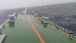 Download lagu Kapal berputar kena ombak mp3