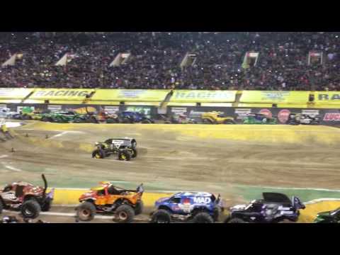 Monster Jam World Finals XVIII Racing Encore