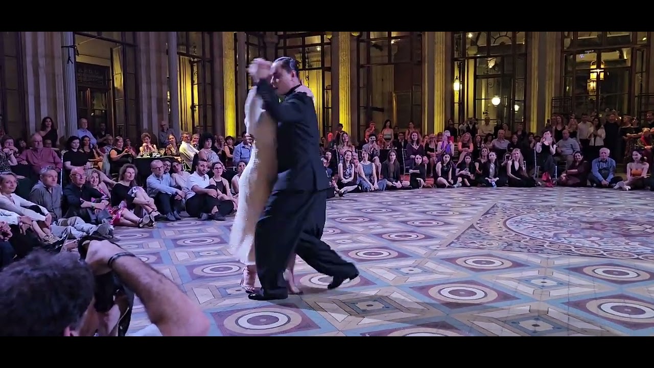 Video thumbnail for Jonny Carvajal y Suyay Quiroga. Carlos di Sarli-Yo Soy de San Telmo. FI Tango 2025 Porto. - 4/4