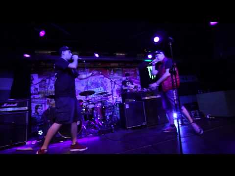 UGLY x PEZ - Тоя трак / Toq trak (Live @ club MIXTAPE)