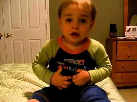 Baby speaking in esperanto (with english subtitles)