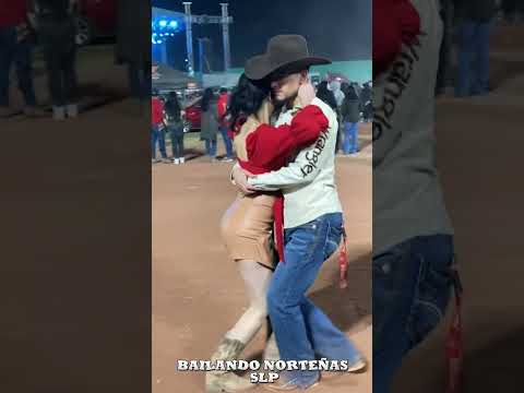 Bailando Norteñas 2023 ...Escapade 2001...