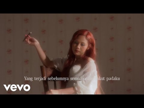 Nadin Amizah - Rayuan Perempuan Gila (Lyric Video)