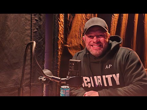 Silvester im Club beim einzigen Türsteher in Deutschland der während der Arbeitszeit streamt