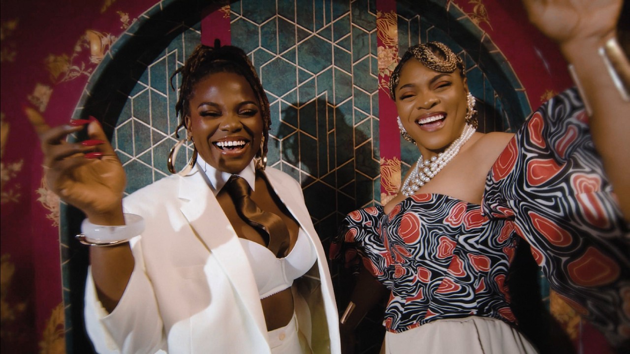 Hola — Rinyu ft Sandrine Nnanga