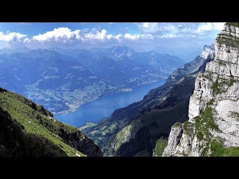 Durch das unberührte Gluristal ... im oberen Toggenburg. Jodelchörli Hüsliberg: s‘Sunneliecht