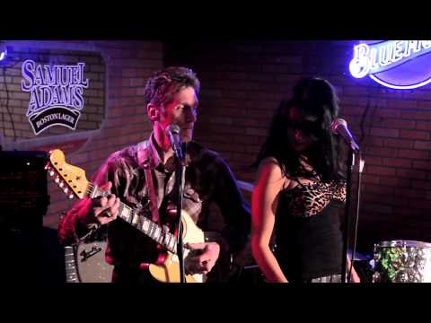 LA Jones and Adrianna Marie - I'm In the Mood