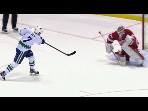 Shootout: Canucks vs Red Wings