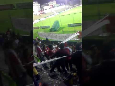 "Huevos que ganamos" Barra: Furia Roja • Club: Técnico Universitario • País: Ecuador