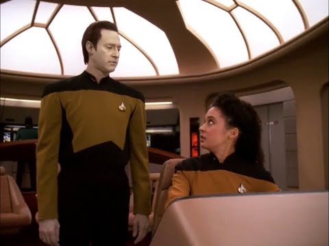 Star Trek : TNG - Data Assertively Takes Command