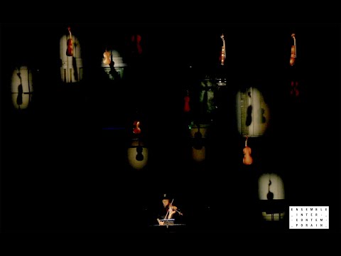 Bastien David : "Bec et ongles - suspended"