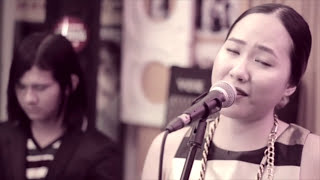 fly me to the moon (Triple Ventures)