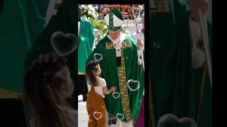 Download lagu Un Bambino si Affida al Papa | A Child’s Faithful Encounter with Pope Leo XIV #popeleoxiv #love mp3