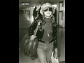 SUZI QUATRO  Ain't got no home Very ELVIS like