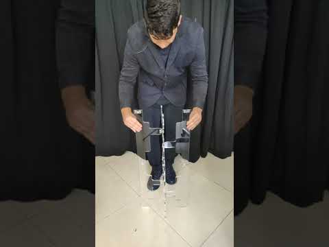 Tora Glassy Table Folding by www.toramagicshop.com