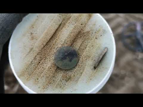 Sondeln an der Flak Stellung/Metalldetecting