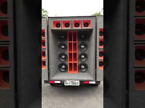 Reboque viúva Negra, tocando forte com os bomber ATRACK TT 12.