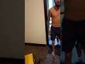 Curier Glovo Batut De Client De Pe Soseaua Iancului 35 Scara 2 Glovo Faraviolenta