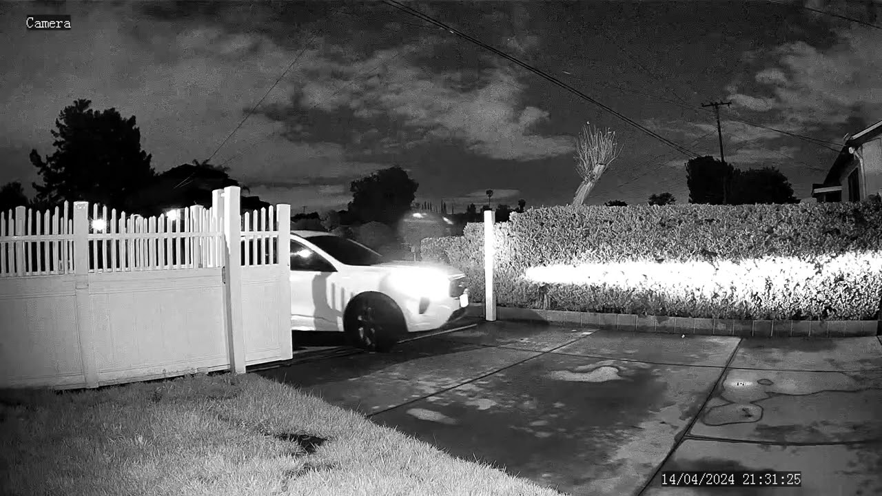 Clear vehicle capture at night