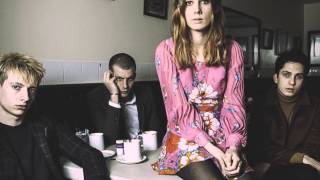 Download lagu Wolf Alice - Turn To Dust mp3 Download lagu Wolf Alice - Turn To Dust mp3