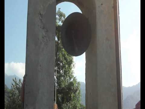 Campane di Coassolo (TO) - Chiesa parrocchiale di San Nicolao (campanile a vela)