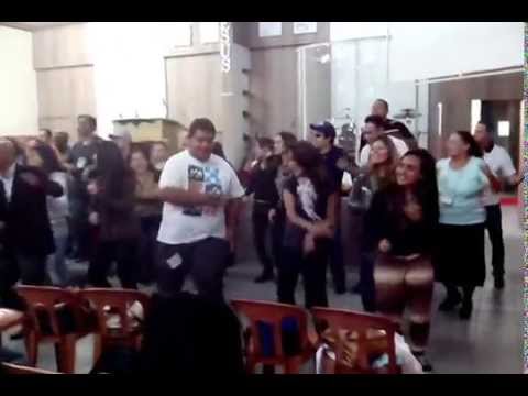 Marcha para Jesus 2014 Igreja Quadrangular Vera Cruz (ensaio antes de sair a rua em SP)