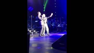 Marc Anthony y Don Felipe Muniz - El Ultimo Beso en NYC Radio City Music Hall - The Private Collect