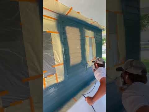Professional Exterior Painting with a sprayer #sherwinwilliams #painter #satisfyingvideo #diy