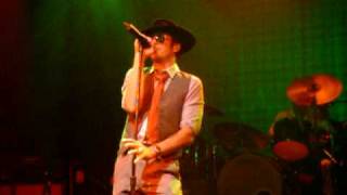 Scott Weiland is &quot;Happy&quot; In Galoshes with Paralysis