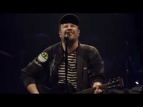 Fall Out Boy-Patrick sing 'Marvel Spidey and his Amazing Friends THEME'  LIVE So Much 2our Dust 2024