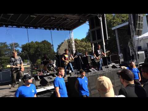 The Brokedowns - Brains live at Riot Fest 2015