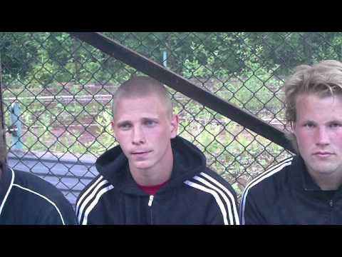 En rö´-vit tennisdubbel inför midsommar