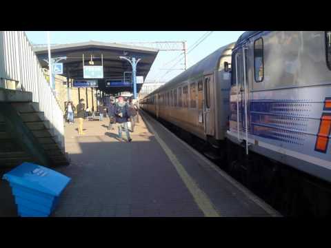 Wjazd EP07 - 1064 z TLK Gałczyński