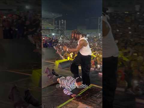 Burnaboy kicks a boy on stage..#burnaboy #lagoscountdown