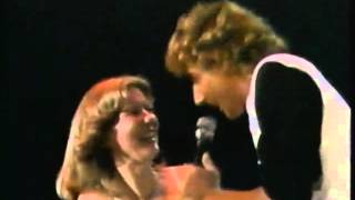 Download lagu Barry Manilow & Cathy Greenwell at Blenheim Palace - Can't Smile Without You mp3