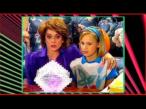 Out of This World - Evie's Thirteenth Birthday (Se 1, Ep 1)