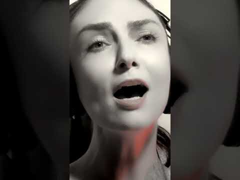 Neda Farshid-Alate Jensi | ندا فرشید خواننده همراه در آهنگ آلت جنسی