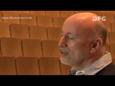 The Wave Hunters - 02: Stretched and compressed