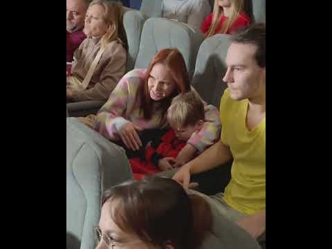 Stranger Saves the Day for a Kid at the Movies 🍿