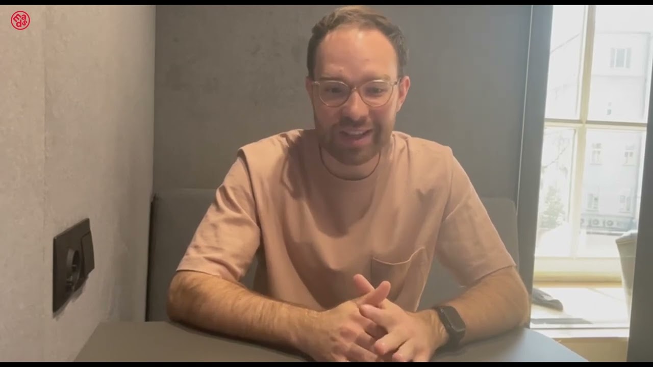 Запустить видео